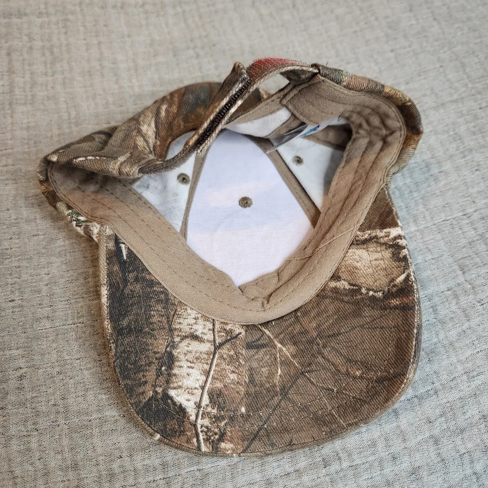 Buc-ee's infant green Camouflage Baseball Cap unisex